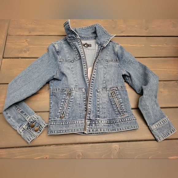 Banana republic disney denim jacket size small - Picture 2 of 5